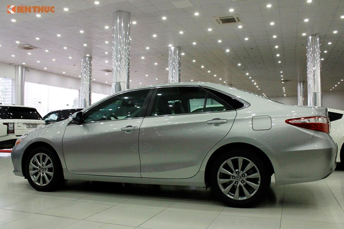 Can canh Toyota Camry XLE gia 1,9 ty tai Vieetj Nam-Hinh-2