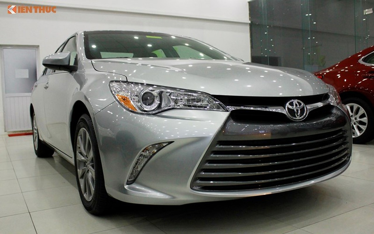 Can canh Toyota Camry XLE gia 1,9 ty tai Vieetj Nam