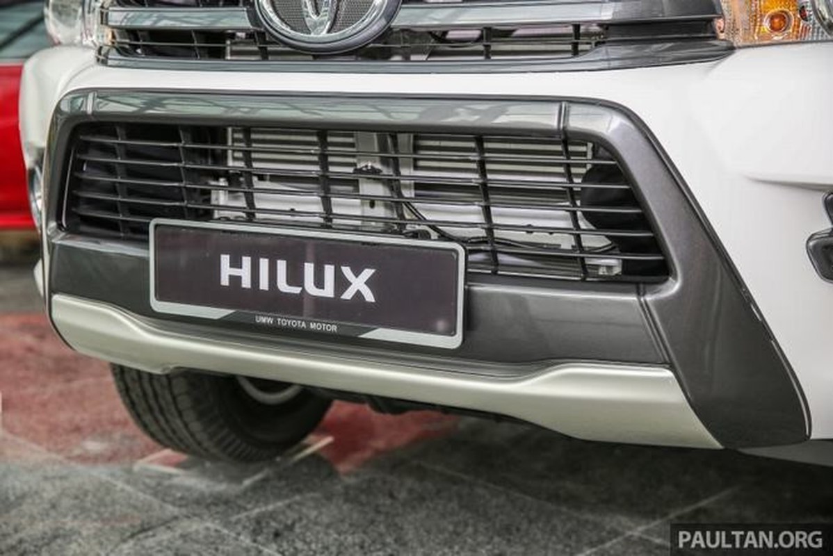 Toyota Hilux ban dac biet gia 644 trieu tai Malaysia-Hinh-2