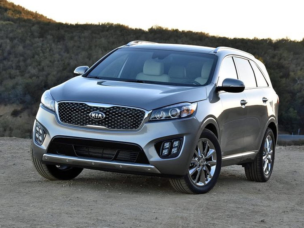 SUV 7 cho Kia Sorento moi gia tu 1,04 ty dong-Hinh-2