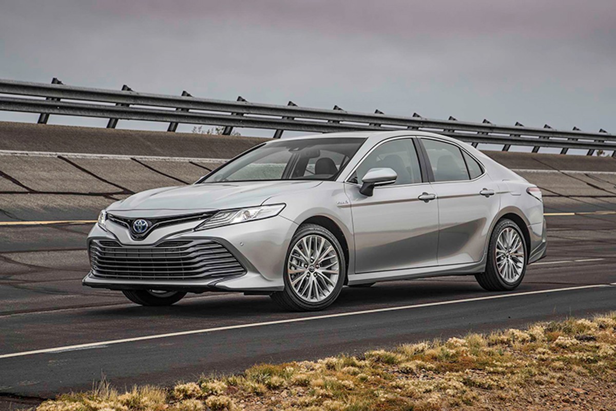 Toyota Camry Hybrid 2018 &quot;uong xang&quot; sieu tiet kiem-Hinh-2