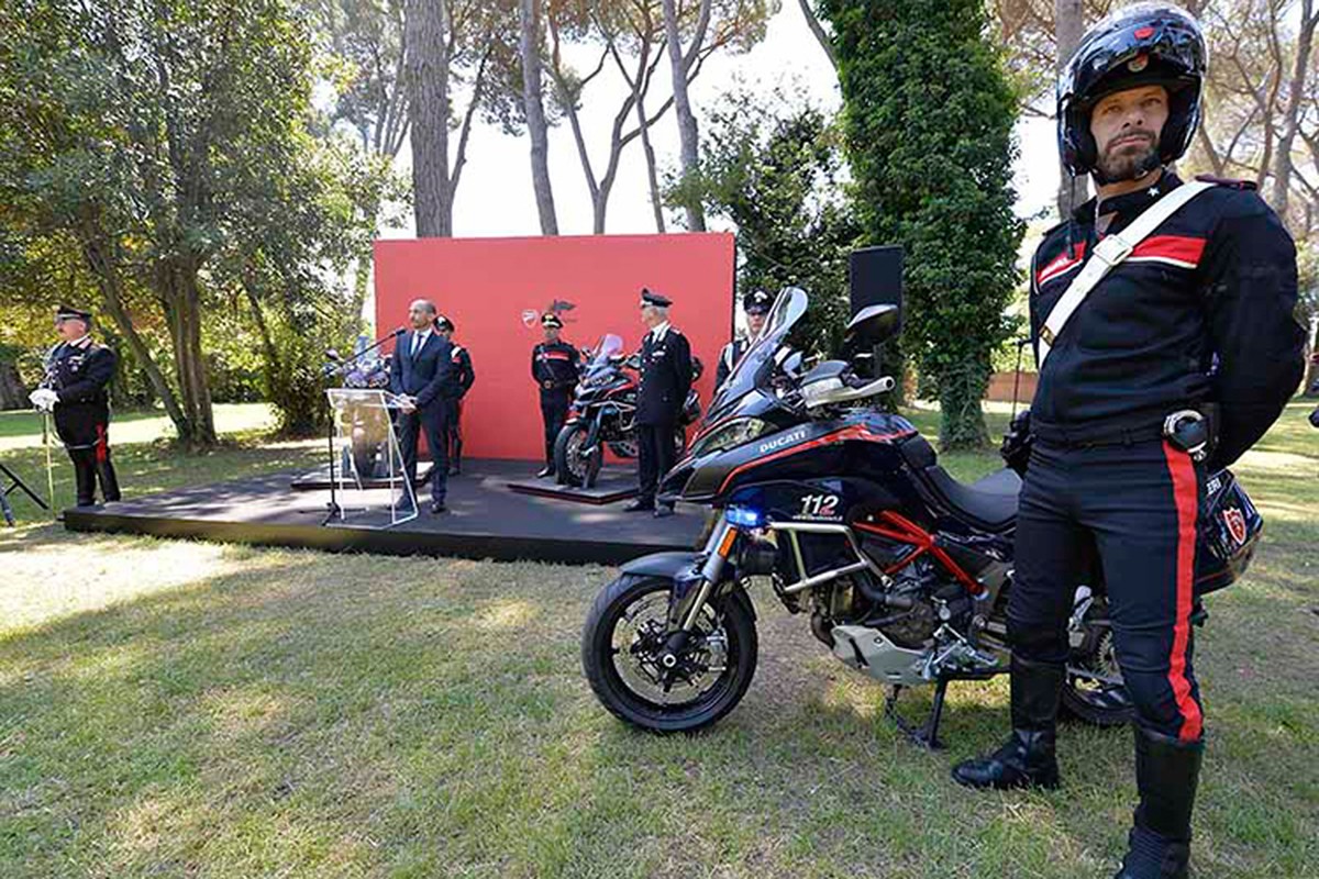 &quot;Soi&quot; moto Ducati Multistrada 1200 cua canh sat Y-Hinh-8