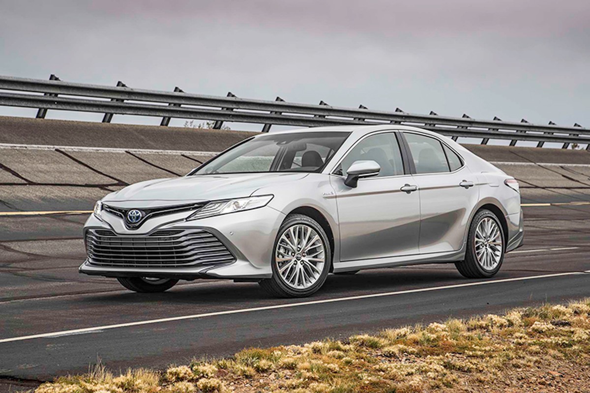 Toyota &quot;nha hang&quot; Camry 2018 sap ve Viet Nam?