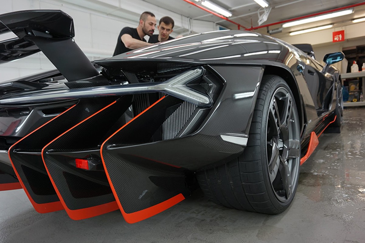 Lamborghini Centenario trieu do dau tien den Anh quoc-Hinh-4