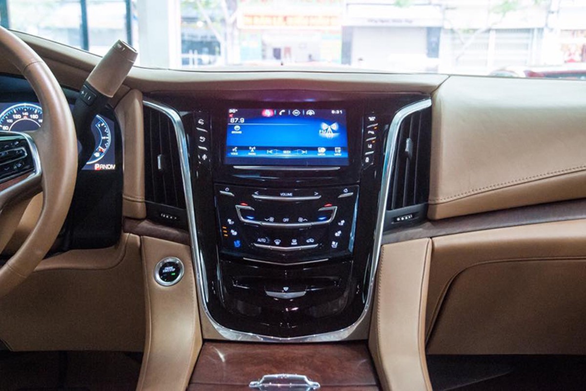 Can canh Cadillac Escalade gia 7 ty dong tai Viet Nam-Hinh-9