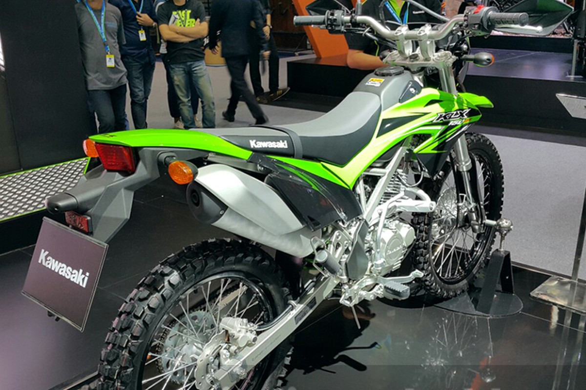 Kawasaki ra mat &quot;cao cao phuot&quot; KLX 2017 gia 49 trieu-Hinh-5