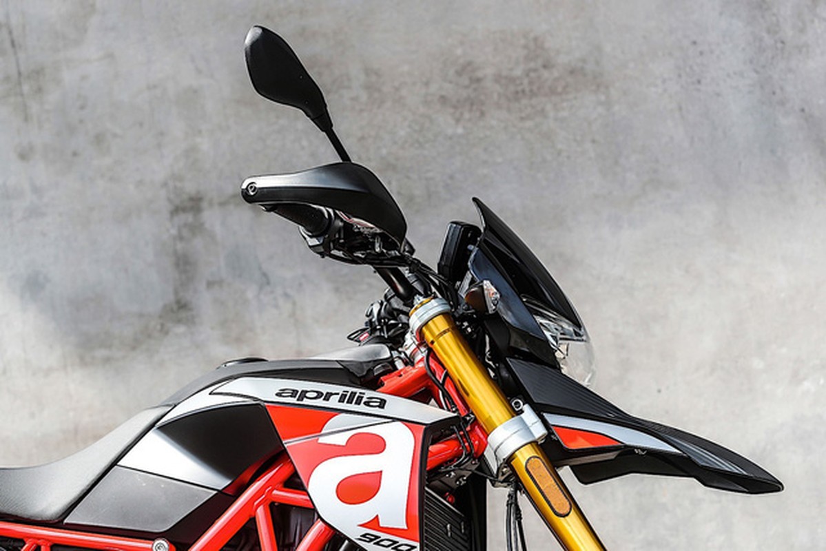 Chi tiet Aprilia Dorsoduro 2018 &quot;doi thu&quot; Ducati Hypermotard-Hinh-4
