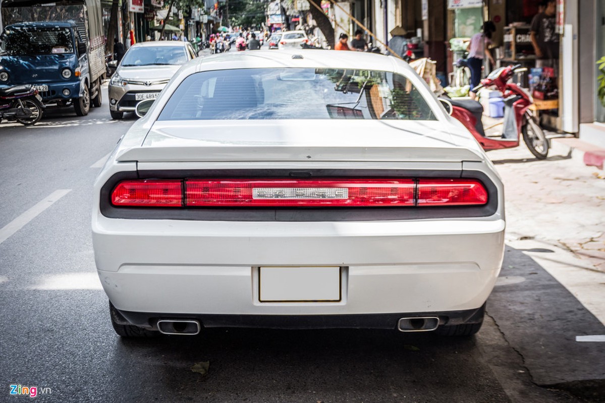 Xe co bap Dodge Challenger tien ty lan banh tai Ha Noi-Hinh-7