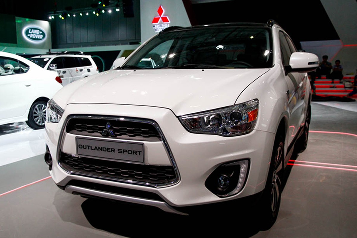 Xe oto Mitsubishi Outlander Sport &quot;vua e&quot; tai Viet Nam