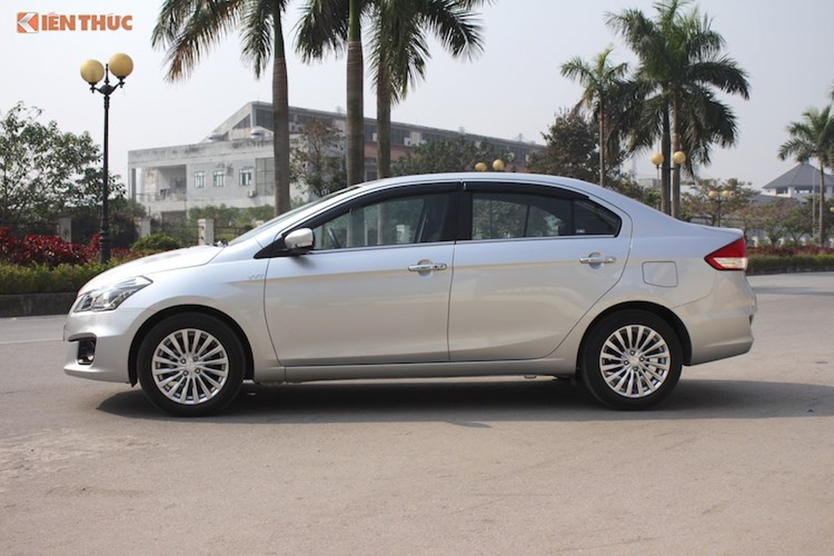 &quot;Xe e&quot; Suzuki Ciaz gia chi 488 trieu tai Viet Nam-Hinh-2