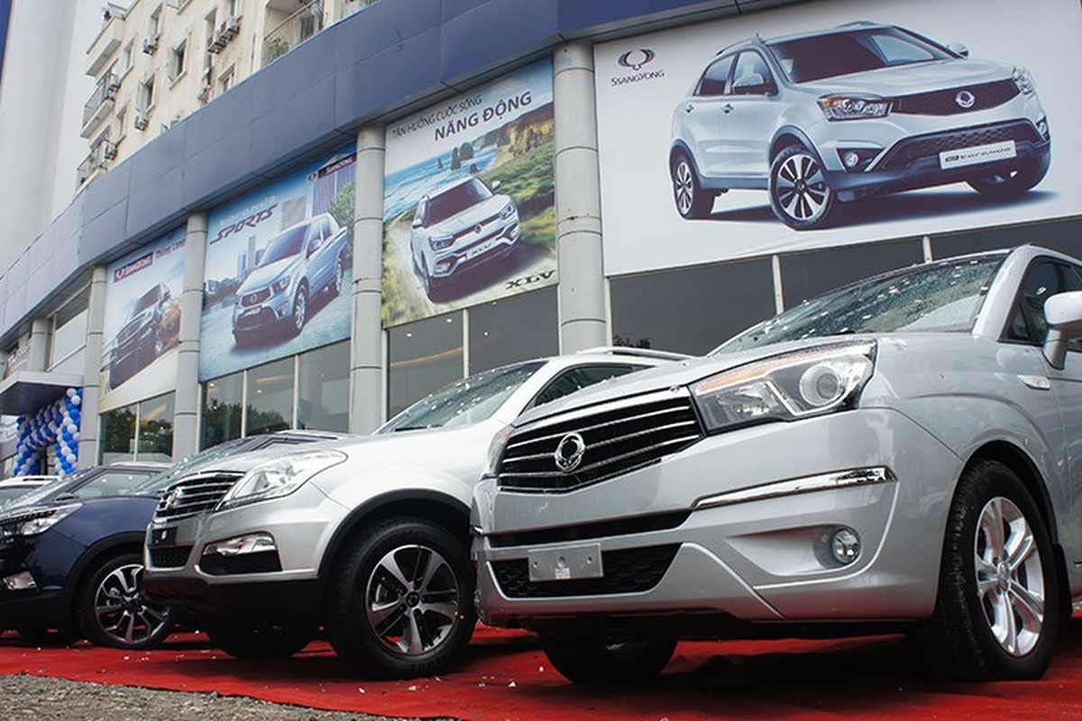 SsangYong Rexton 2018 sap ve Viet Nam &quot;dau&quot; Toyota Fortuner-Hinh-2