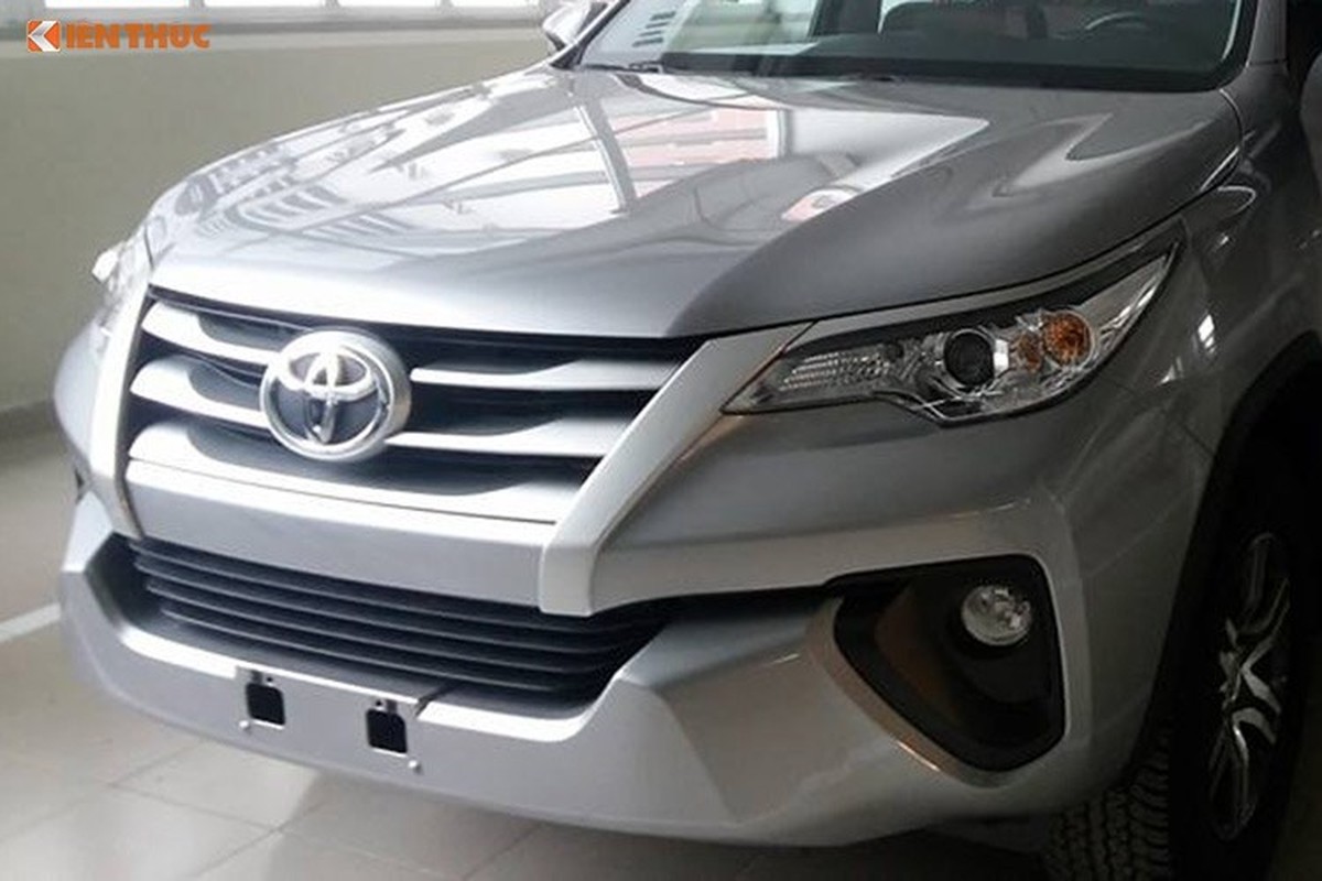 Toyota Fortuner may dau gia hon 1 ty sap ra mat tai VN-Hinh-4