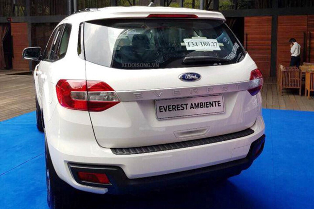 Xe Ford Everest Ambiente MT gia tu 850 trieu tai VN-Hinh-4