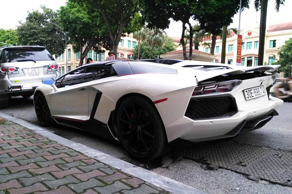 Lamborghini Aventador mui tran 26 ty cua dai gia Ha Noi-Hinh-5