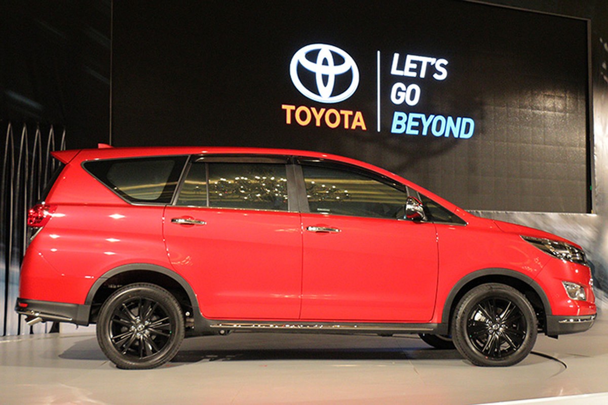 Toyota Innova Venturer moi &quot;chot gia&quot; 855 trieu dong-Hinh-2
