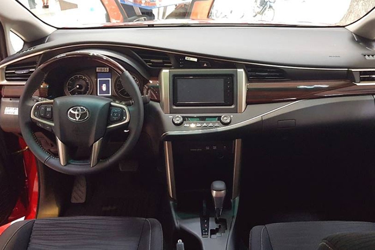 Can canh Toyota Innova Venture gia 855 trieu tai VN-Hinh-5