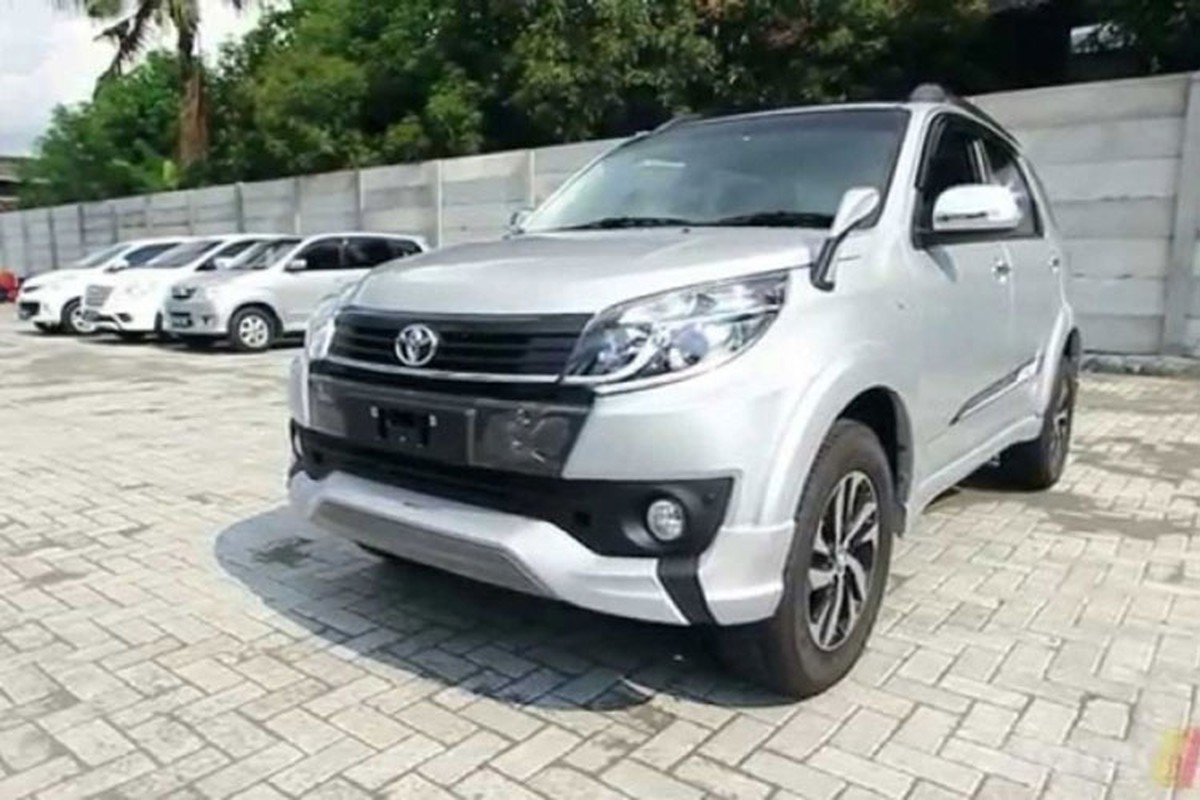 SUV co nho, gia re Toyota Rush 2018 &quot;lo hang&quot;