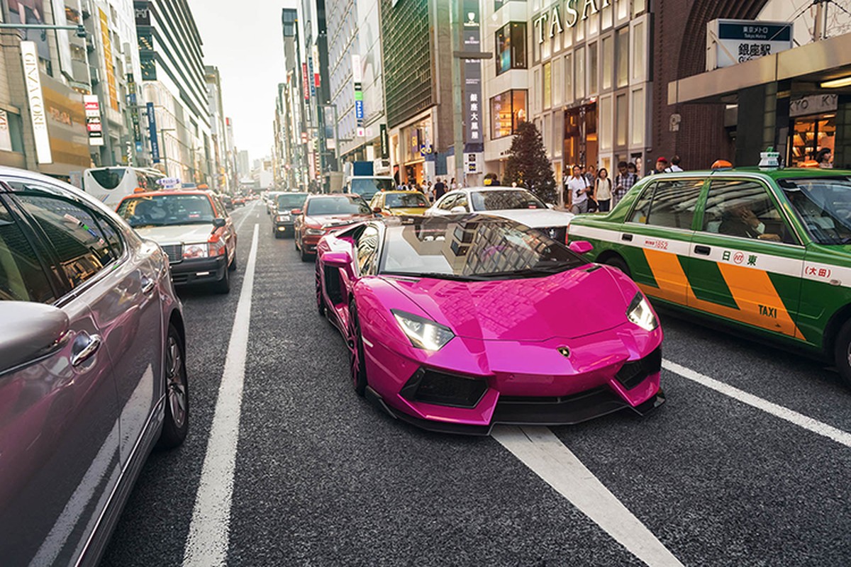 Sieu xe Lamborghini Aventador mau hong &quot;hang doc&quot; o Tokyo