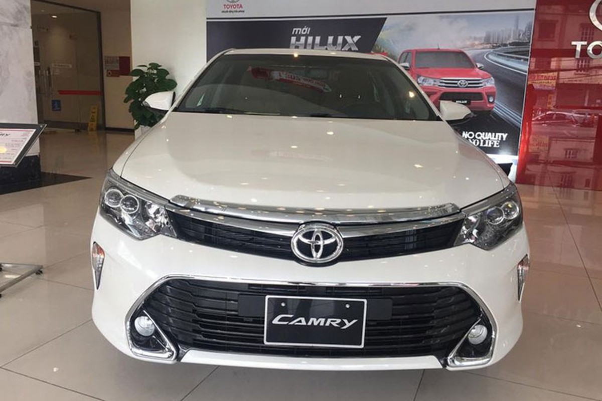 Toyota Camry 2018 trang gia hon 1 ty dong tai Viet Nam-Hinh-3