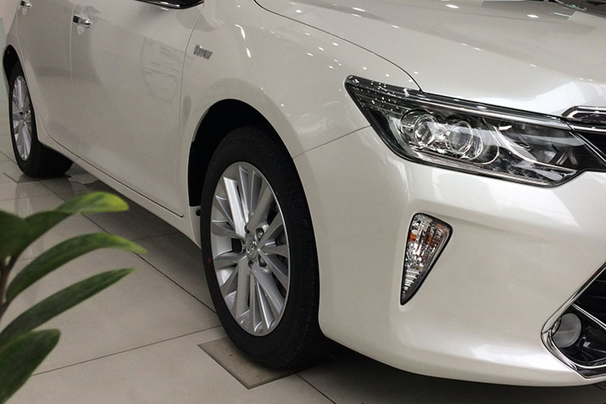 Toyota Camry 2018 trang gia hon 1 ty dong tai Viet Nam-Hinh-5