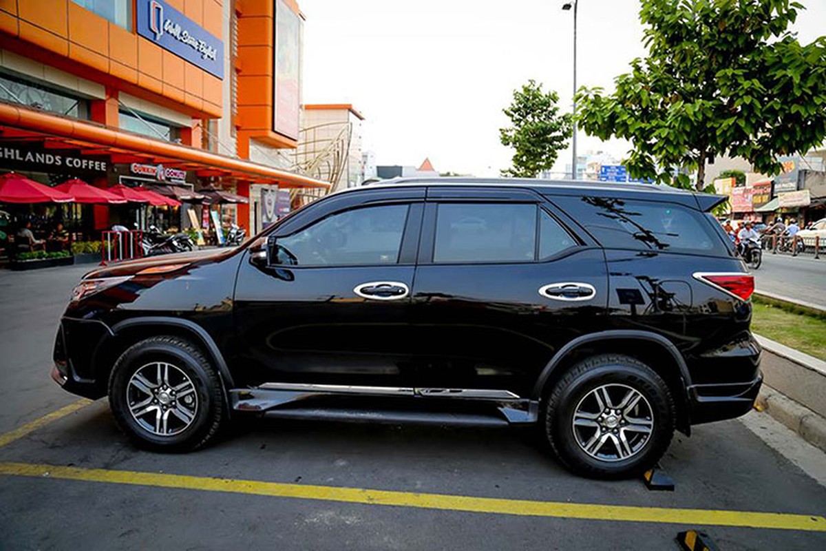 Toyota Fortuner so san cu, dung chan ban 1,2 ty tai Viet Nam-Hinh-2