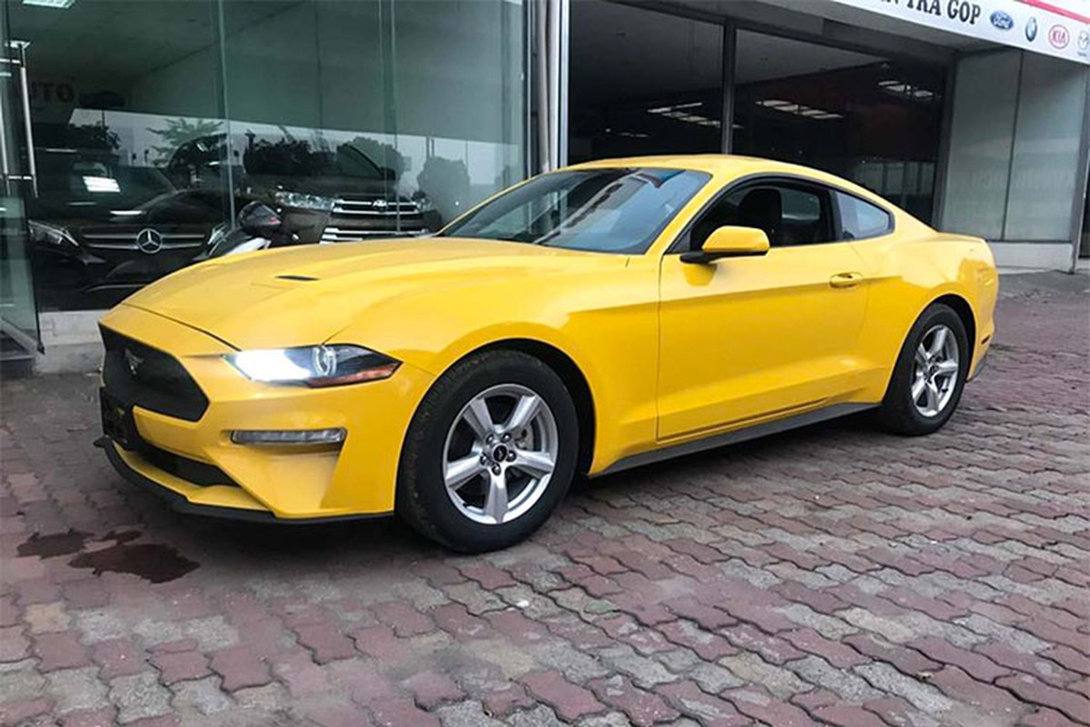 Can canh Ford Mustang 2018 gia hon 2 ty dong tai Ha Noi