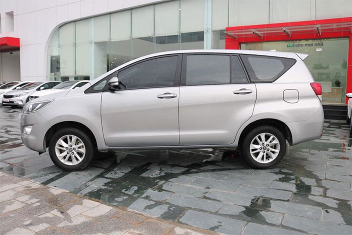Toyota Innova 2016 dung chan ban van hon 700 trieu dong-Hinh-2