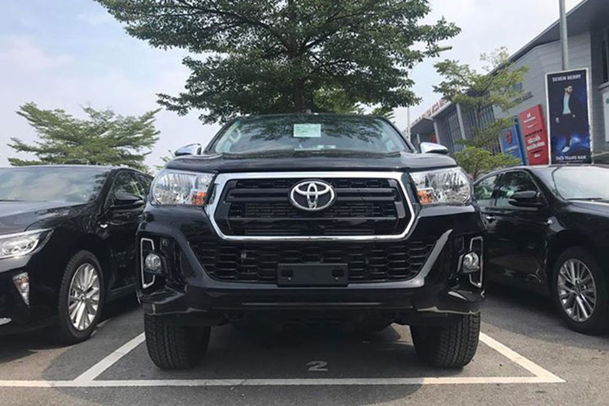 Chi tiet xe Toyota Hilux 2018 gia tu 695 trieu dong-Hinh-3