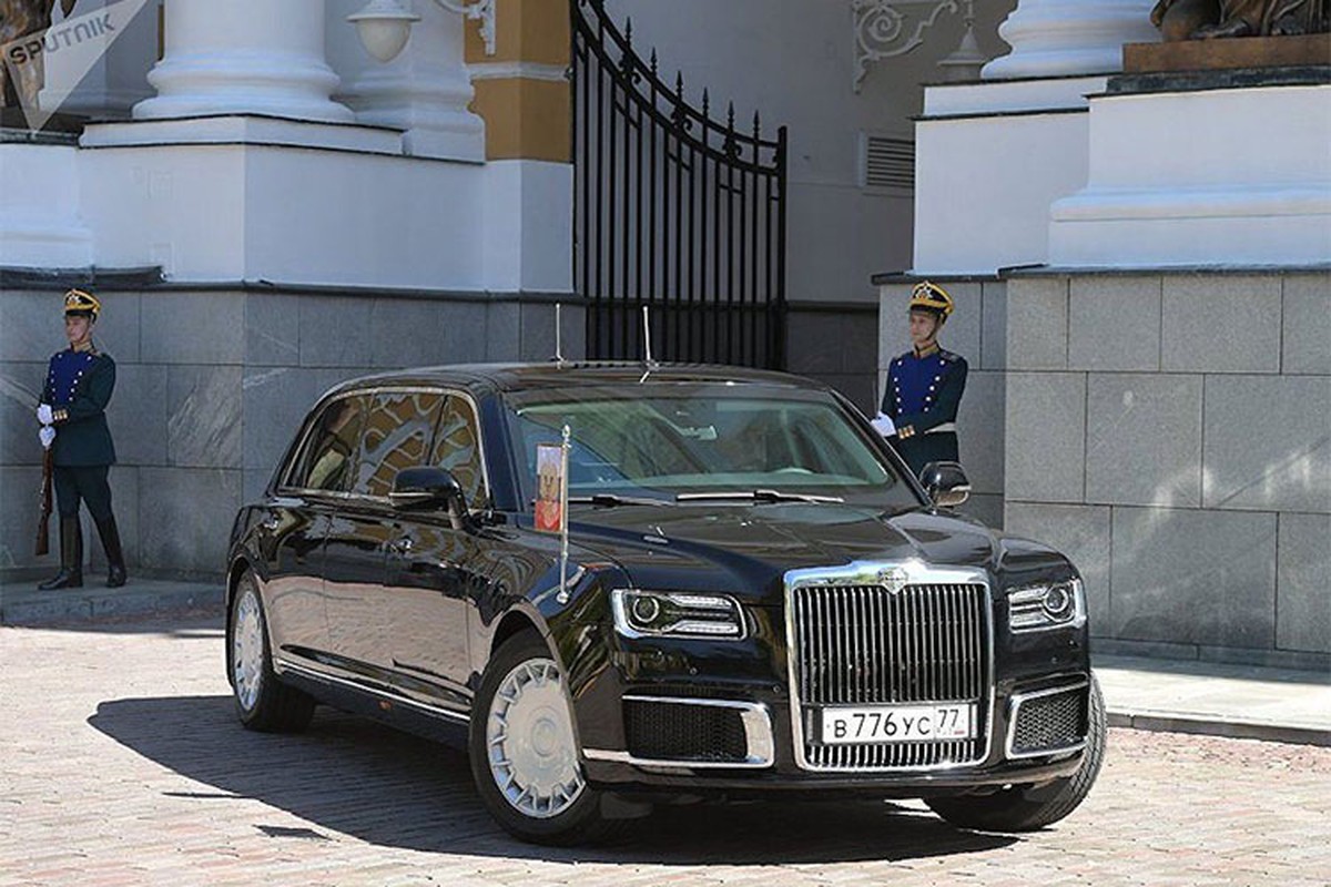 Sieu xe limousine Kortezh duoc chu y hon nho tong thong Putin