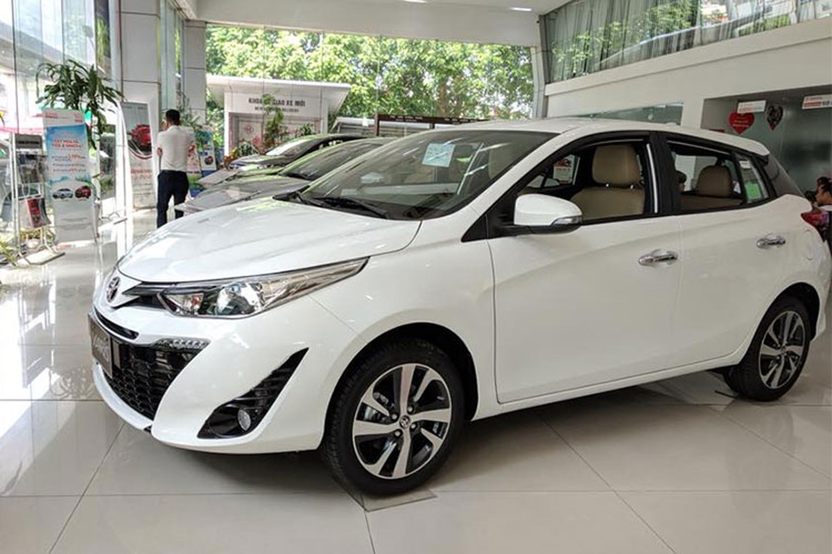 Can canh Toyota Yaris 2018 ve dai ly, gia khoang 640 trieu