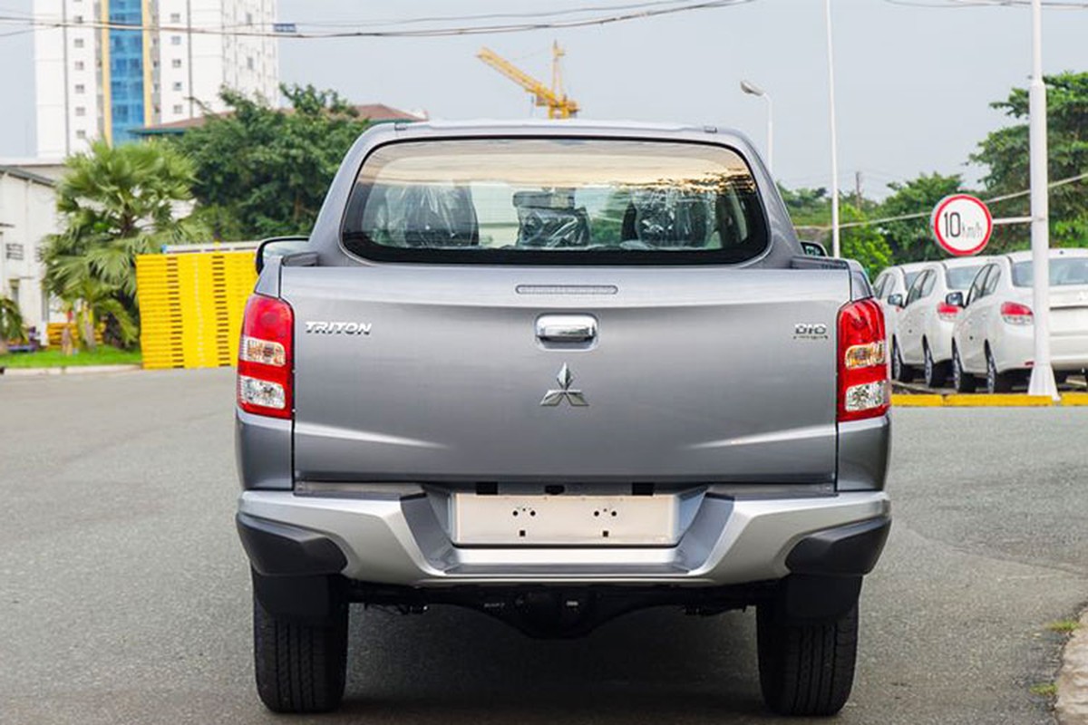 Chi tiet Mitsubishi Triton moi gia tu 555 trieu tai Viet Nam-Hinh-4