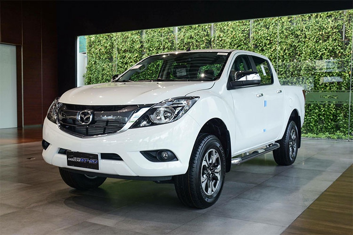 Can canh Mazda BT-50 moi gia tu 655 trieu tai VN