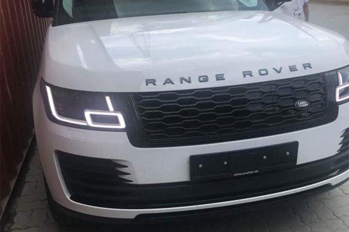 Range Rover Autobiography LWB P400E gan 10 ty ve Viet Nam