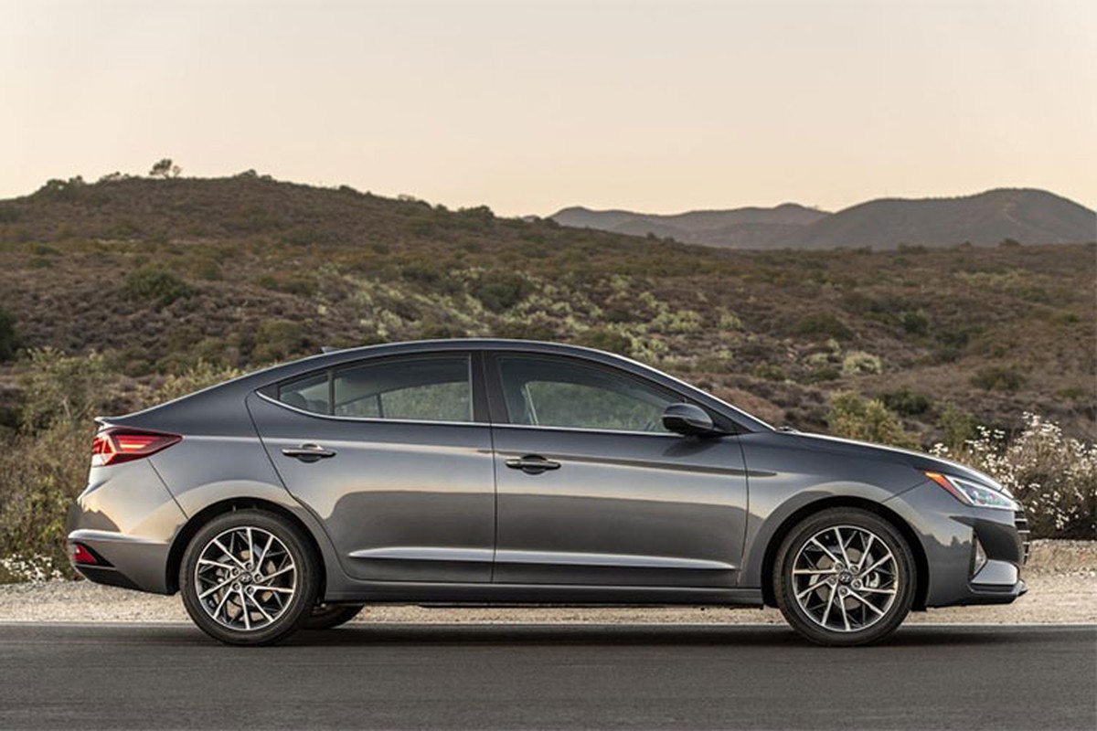 Soi chi tiet sedan Hyundai Elantra 2019 vua ra mat-Hinh-2