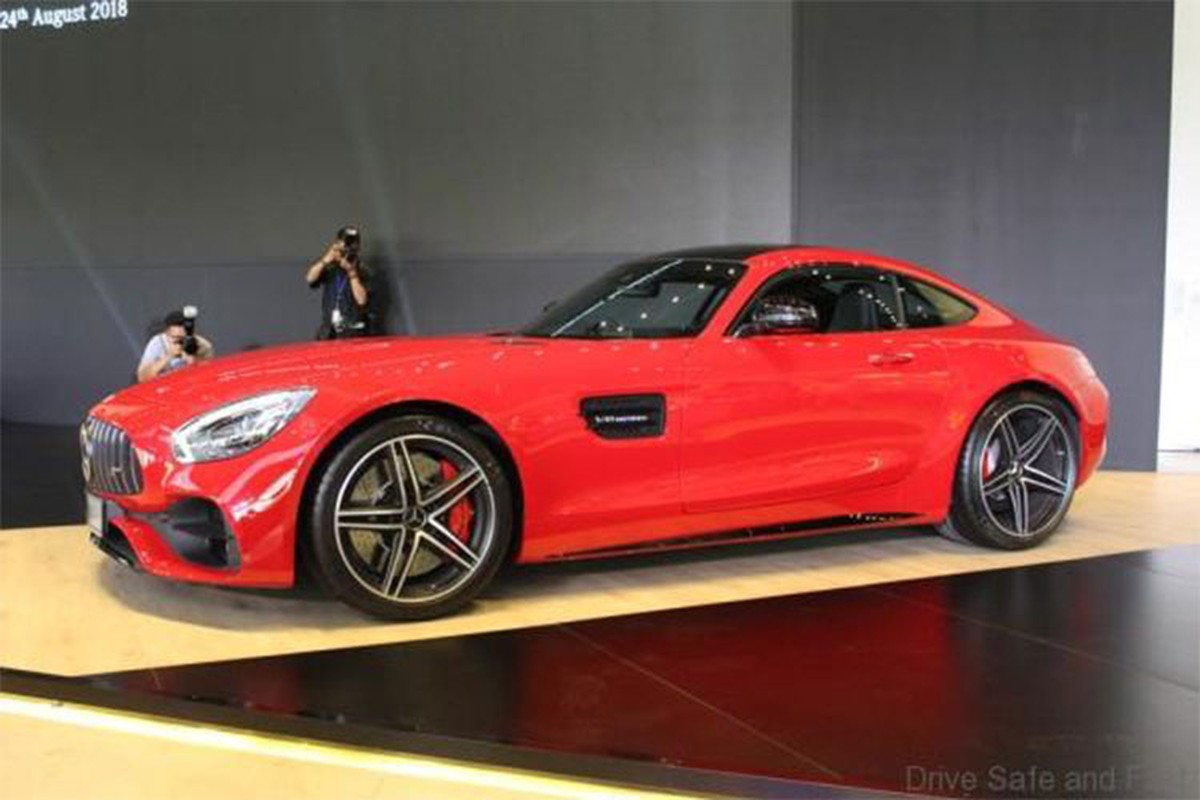 Mercedes-AMG GT C Coupe gia 8,277 ty dong tai Malaysia-Hinh-2