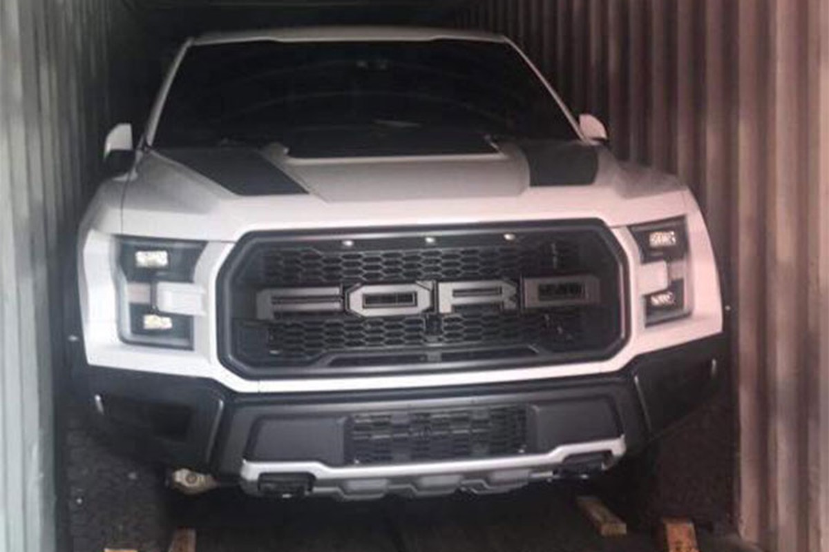 “Dap thung” Ford F-150 Raptor gia 4,5 ty o Sai Gon