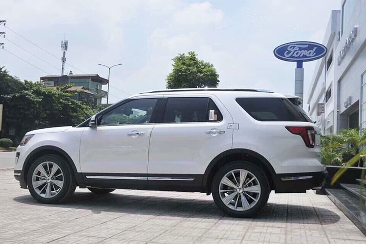 Ford Explorer 2018 tai Viet Nam bi 