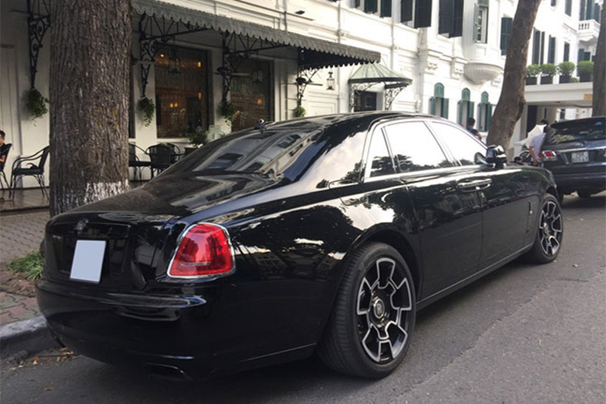 MC Ngoc Trinh so huu Rolls-Royce Ghost tien ty do Black Badge-Hinh-6