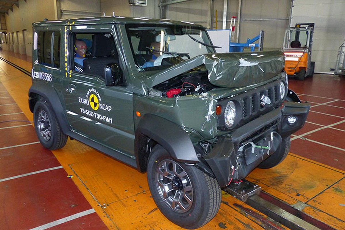 Xe gia re Suzuki Jimny gay that vong ve do an toan-Hinh-7