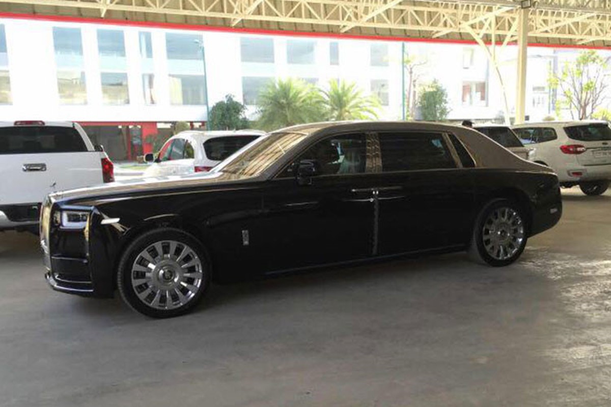 Dai gia Viet tai Lao tau sieu xe sang Rolls-Royce Phantom 2018-Hinh-6