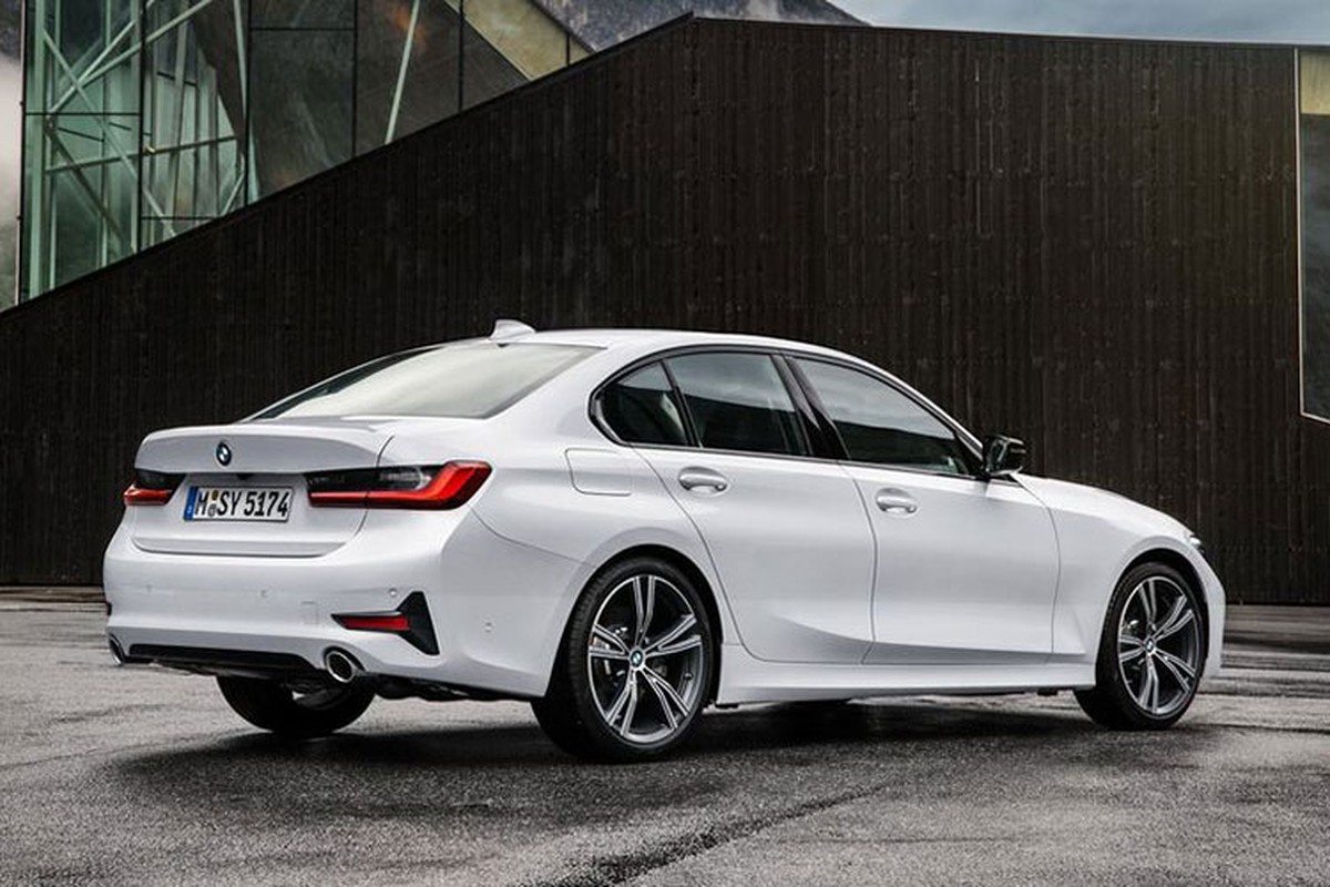 BMW 3 Series 2019 gia tu 940 trieu dong 