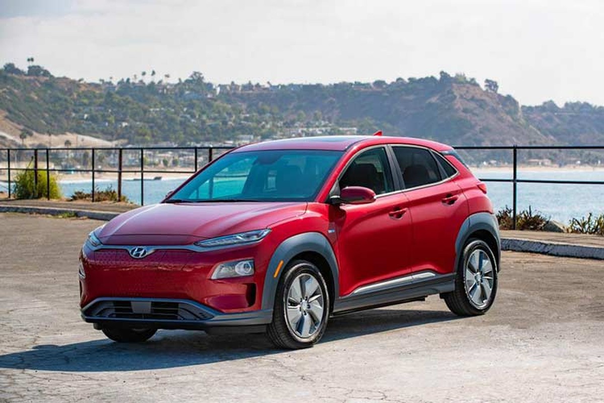 Xe oto dien Hyundai Kona moi chay 415 km/1 lan xac