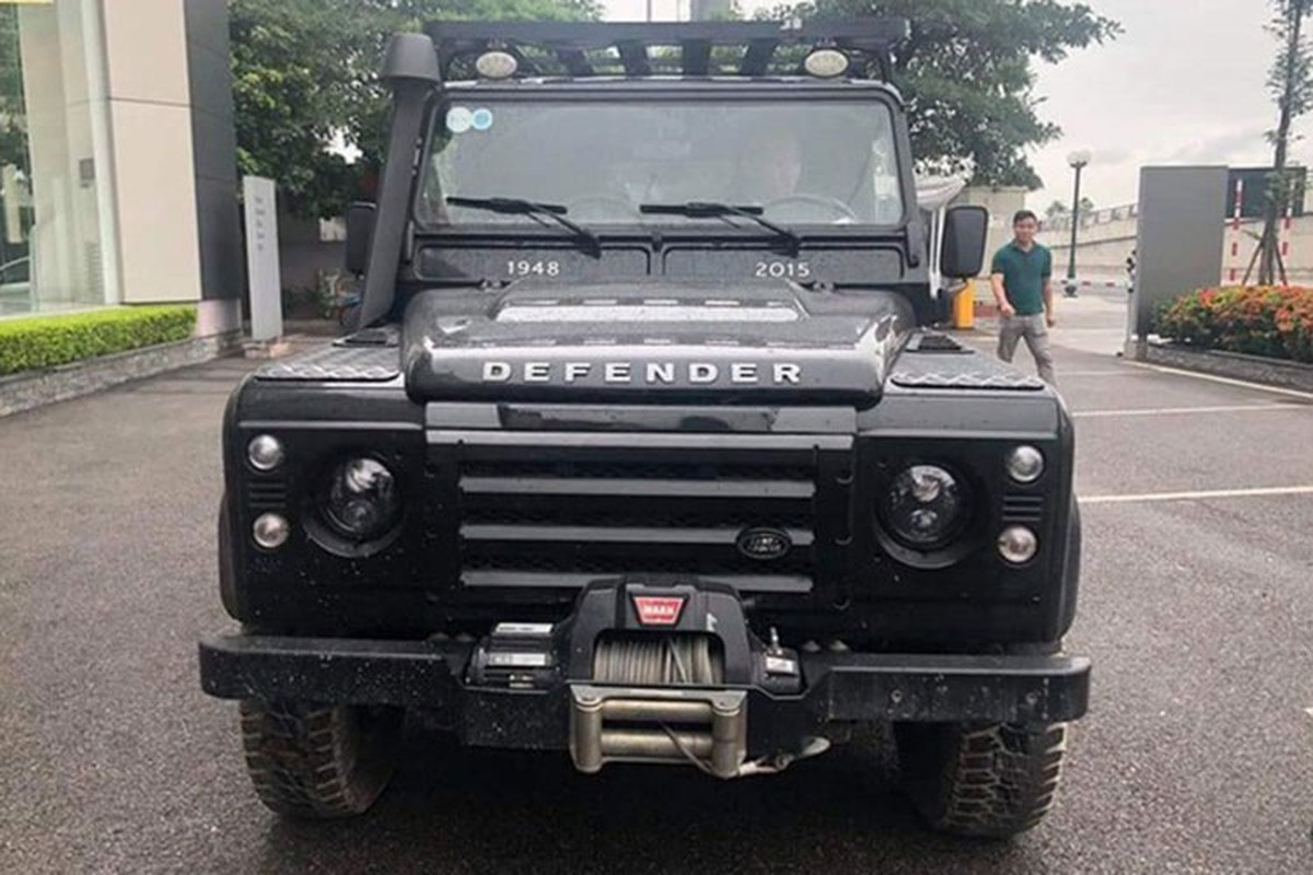 Land Rover Defender 