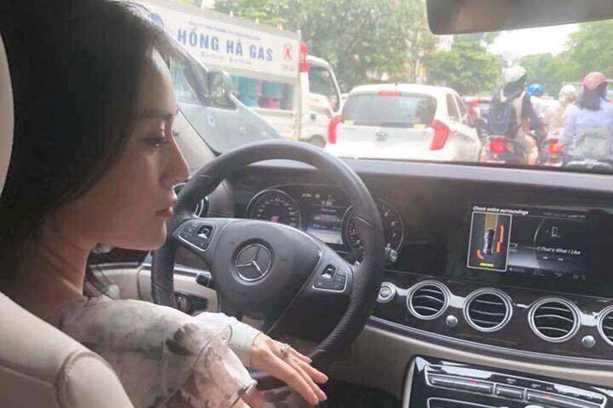 “Quynh bup be” cam lai xe sang Mercedes E250 gia 2,5 ty-Hinh-4