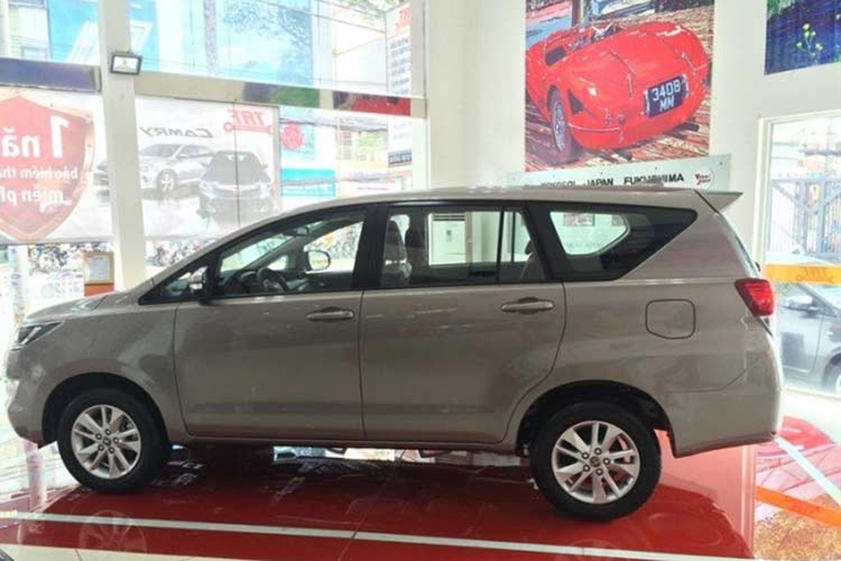 Xe Toyota Innova phien ban 2018 gia tu 752 trieu dong-Hinh-2