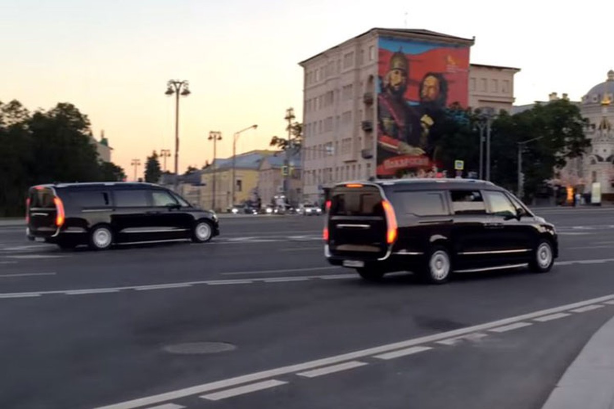 Minivan hang sang cua Tong thong Nga Vladimir Putin lan banh-Hinh-6