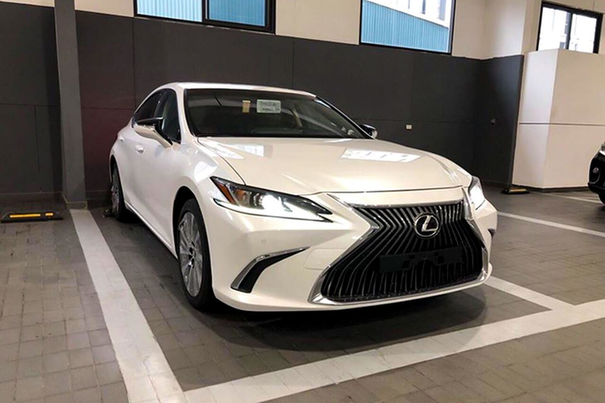 Can canh xe sang Lexus ES 2019 dau tien tai Sai Gon-Hinh-11