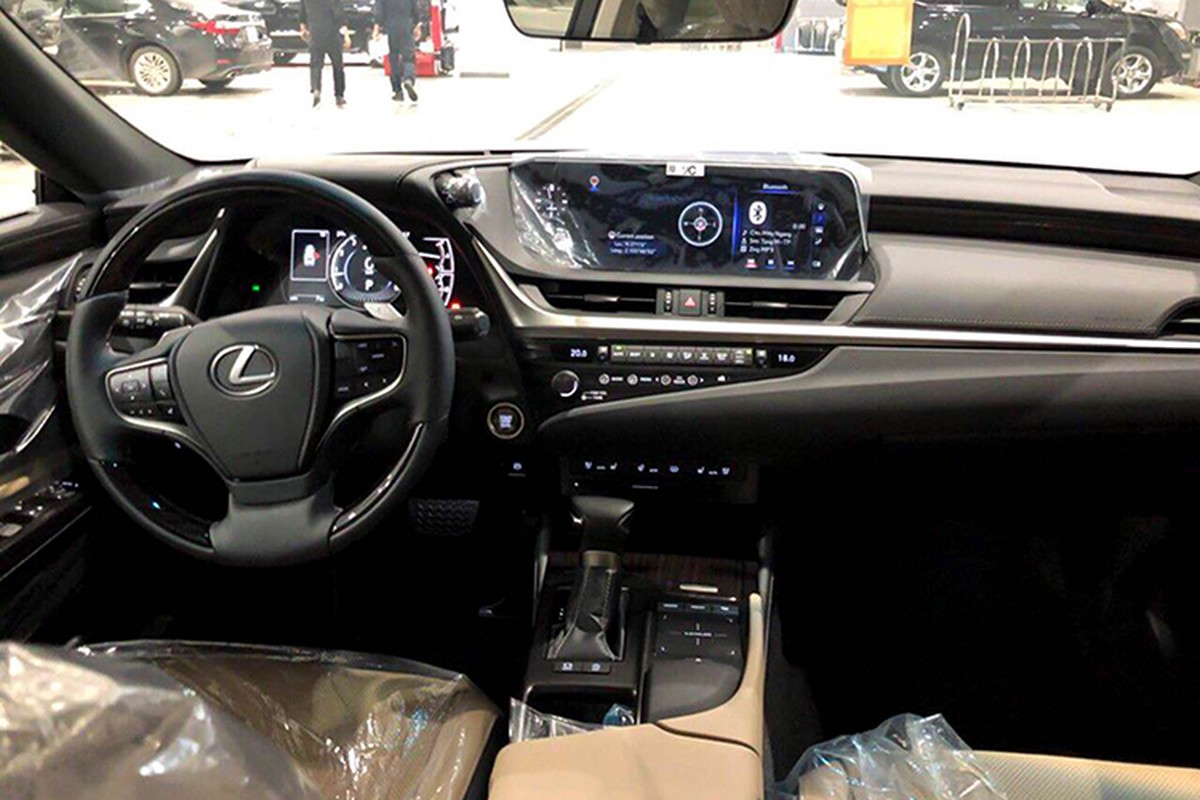 Can canh xe sang Lexus ES 2019 dau tien tai Sai Gon-Hinh-7