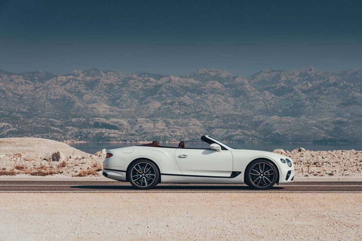 Bentley Continental GTC 2020 da sang chanh, con manh me-Hinh-4