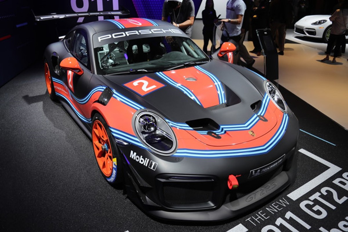 Sieu xe dua Porsche 911 GT2 RS co gia hon 11,3 ty dong-Hinh-3